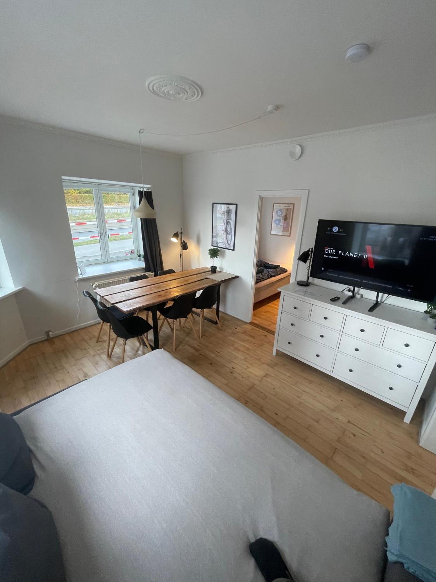 Central Apt W Parking Possibility, Netflix & Near Attractions Århus المظهر الخارجي الصورة